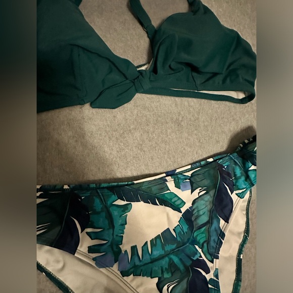 NWT CUPSHE Two Piece Bikini Set Floral Print Knot Bunny Tie dark green size XL - Picture 2 of 5
